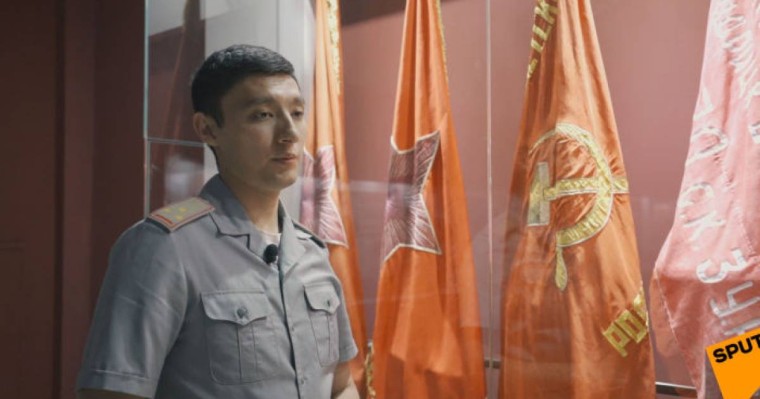 Рақымжан Қошқарбаевтың Рейхстагқа тіккен Жеңіс туы