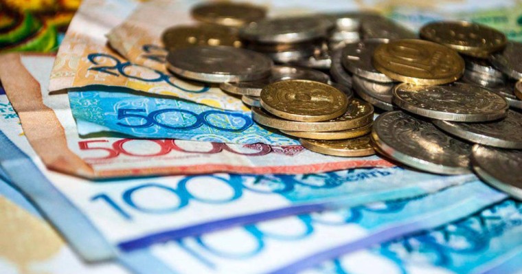 Неліктен мамыр және маусым айларында қазақстандықтар әр түрлі мөлшердегі зейнетақы алды