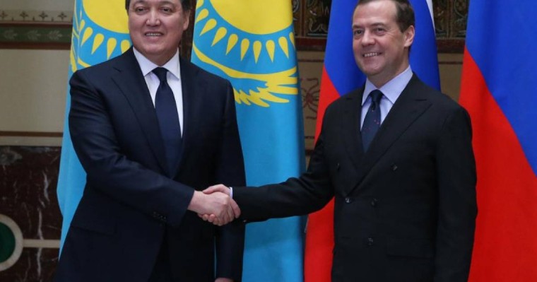 哈俄政府总理举行电话会谈