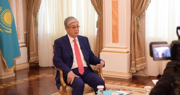 托卡耶夫总统接受美国彭博新闻社专访