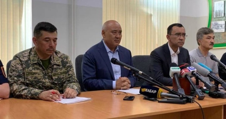 Өмірзақ Шөкеев арыстықтар апта соңына дейін үйіне оралады
Өңір басшысы Арыстағы жағдай тұрақталып, қауіптің беті сейілгенін мәлімдеді