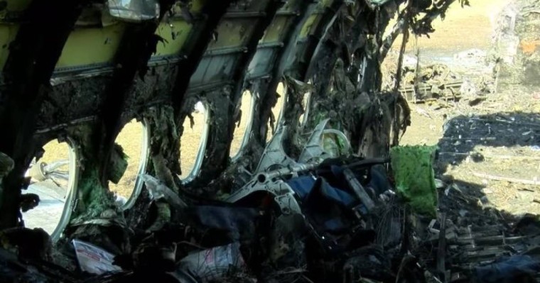 анасы мен ұлы ұшақтан қалай шыққанын айтты