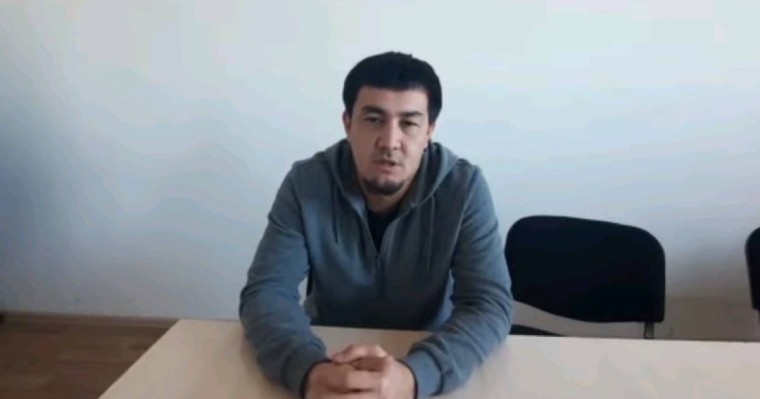 "Қолдау көрсетуге тырыстым": Волейболшы қызға қол көтерген мұғалім кешірім сұрады (видео)