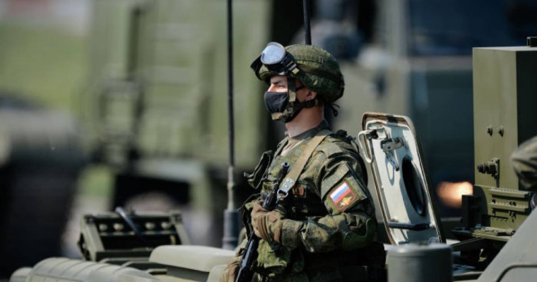 Он мемлекет Мәскеудегі Жеңіс парадына қатысатынын растады