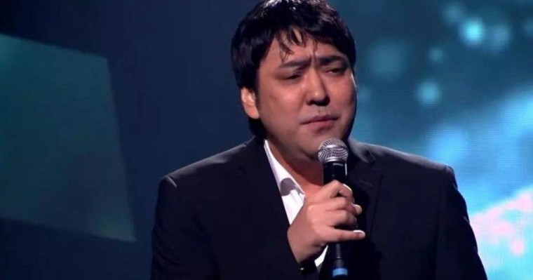 «Мейрамбекке қыздардың қарғысы тиген»: Алтынбек Қоразбаев шәкіртінің ауыр сырқатына қатысты өз ойын жеткізді