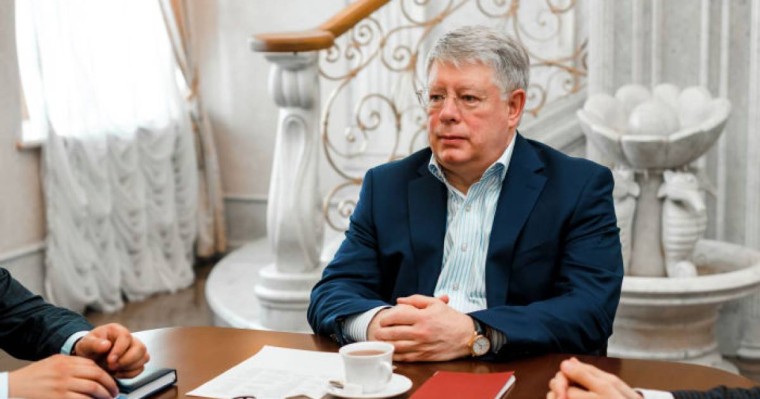 Ресейдің Қазақстандағы елшісі қандай кітаптар оқиды