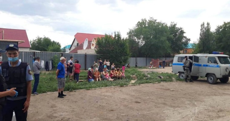 "Полицейлерді тексермек болдым": Ақтөбеде ер азамат жатақханаға бомба қойылған деп елді шулатты - Қазақстан жаңалықтары