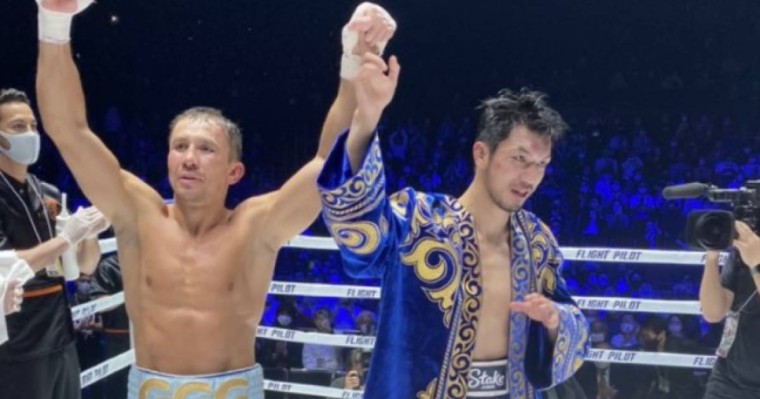 Геннадий Головкин Риота Муратаға шапан тарту етті