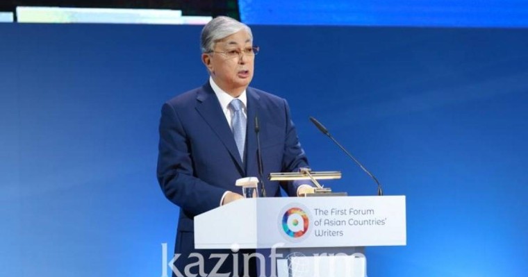 托卡耶夫总统提议设立“亚洲最佳文学奖项”