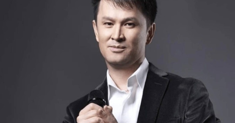 «Арынбаевты қоспай-ақ қойыңдар»: Медеу Арынбаев сахнадан көрінбей кетуінің себебін түсіндірді