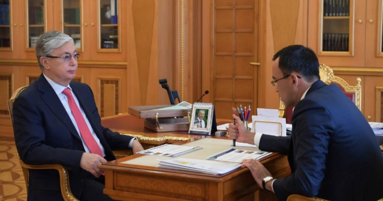 托卡耶夫总统接见祖国之光党第一副主席