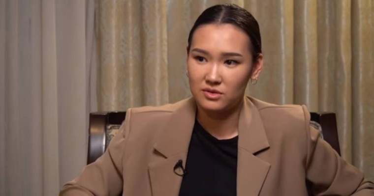 "Күйеуіммен ажырассам ба деп ойладым": Блогер Сабира кәсібі, отбасы мен табысы жайлы айтты