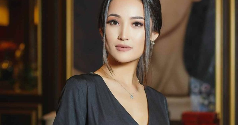 Мөлдір Әуелбекова қыздарын сататын болды