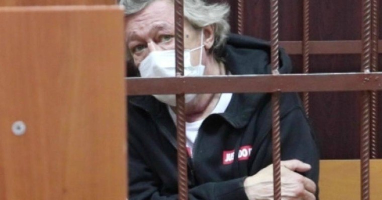 "Анализдерінен есіртікі табылды". Михаил Ефремовтен жауап алынып жатқан видео пайда болды - Қазақстан жаңалықтары