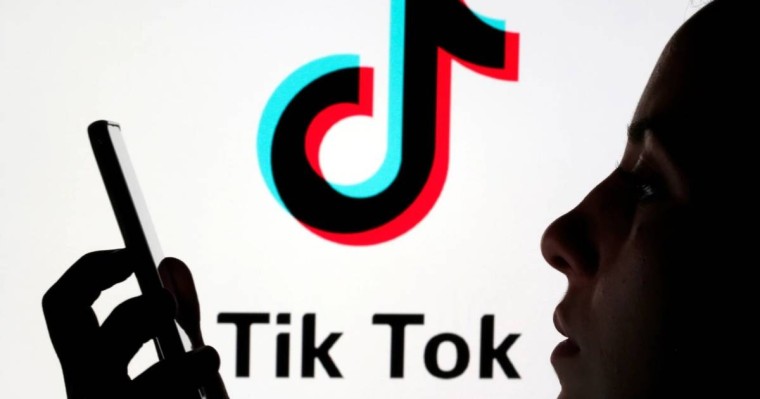 Мектеп директоры мен оқушы ТикТок-тағы видео үшін соттасып жүр