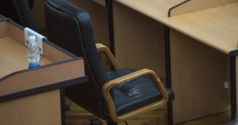 Министр ақша бопсалады деген күдікпен ұсталды