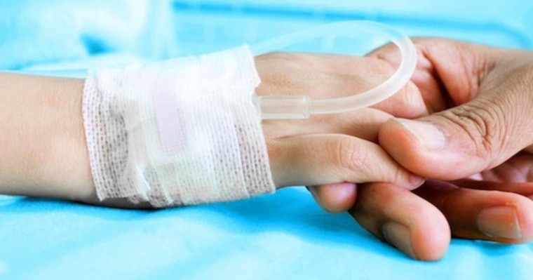 Рудныйда көршісі өртеп жіберіп, жансақтау бөлімінде жатқан баланың жағдайы белгілі болды