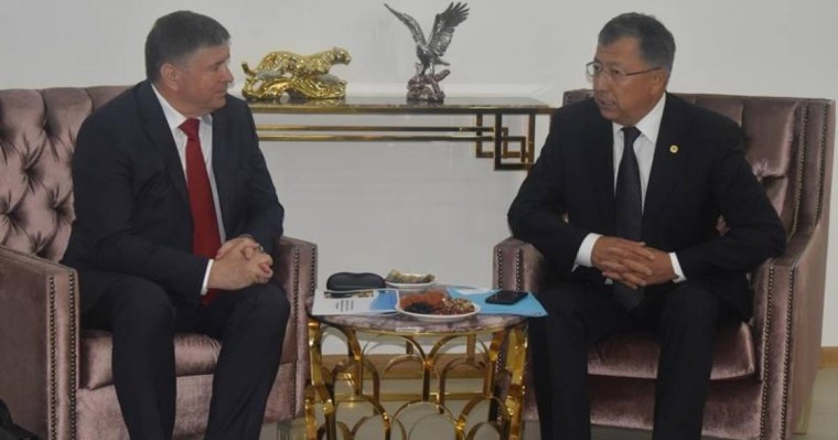 民族和睦大会副主席会见摩尔多瓦驻哈大使