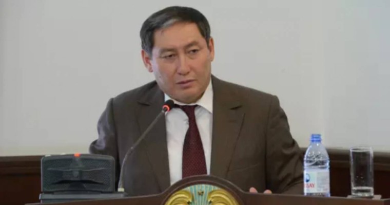 «Ешкім бұлай қорламаған»: Ақсу әкімі жиналысқа қатысқан әйелді жылатып қойды