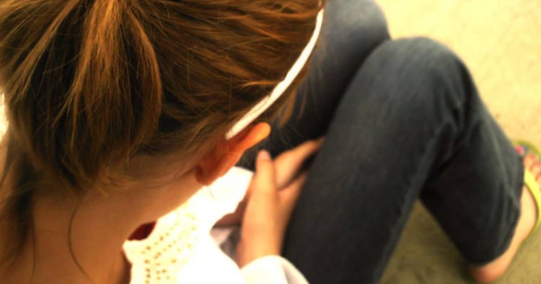 Екі ер адам 12 жасар қыздармен жыныстық қатынасқа түсті: істің мән-жайы