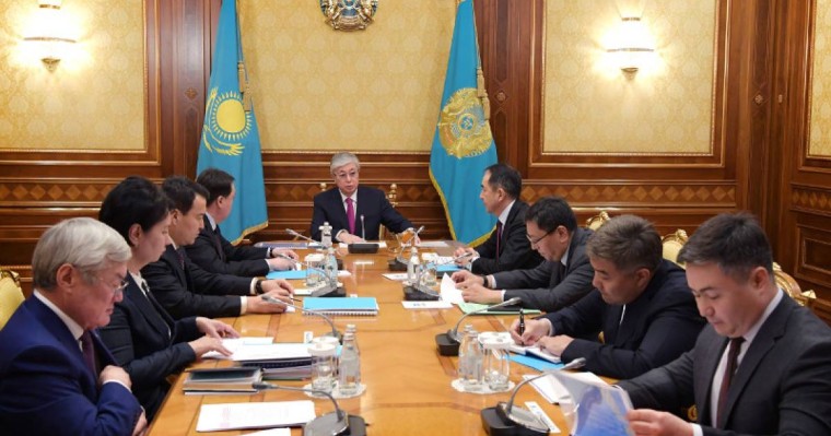 托卡耶夫总统主持召开会议讨论人民社会保障问题