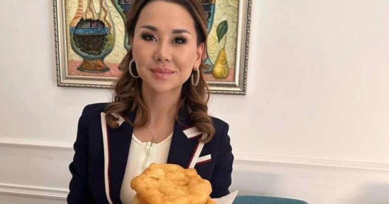 Қазақстандық блогерлерге хиджаб кигені үшін ақша ұсынған - Динара Сәтжан