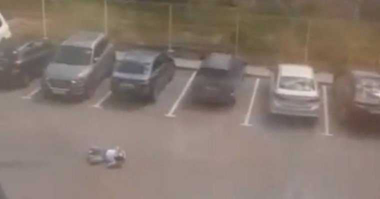 Қарағандыда ер азамат жанжал барысында екі адамды атып тастады (видео)