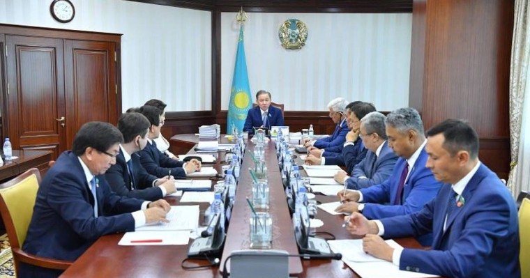 尼格马图林主持召开下院新会期首次主席团会议