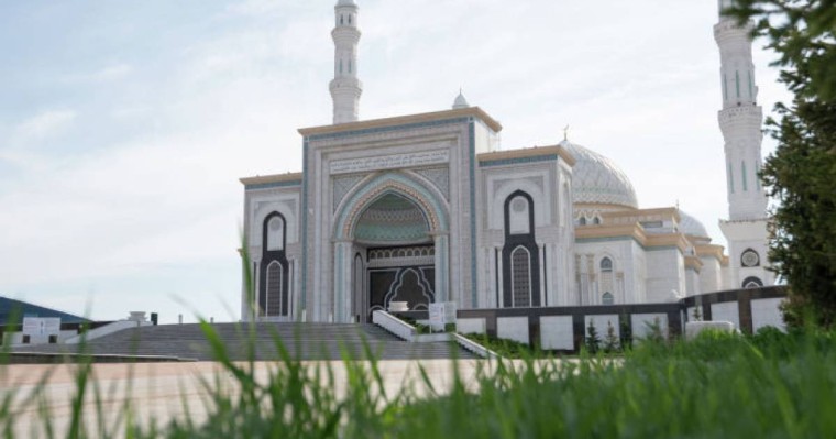 Қазақстан мешіттерінде жамағатпен намаз оқуға рұқсат етілді