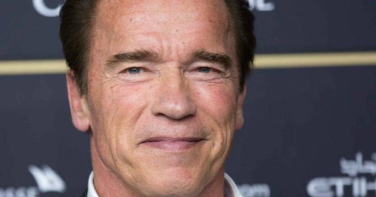 Желіде Орал тұрғынының актер Шварцнеггерді кездестіріп қалған видеосы тарады (видео)