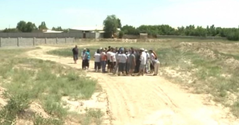 Халық қарсы: Түркістанда әкімнің балалары стадионды сатып алды (ВИДЕО)