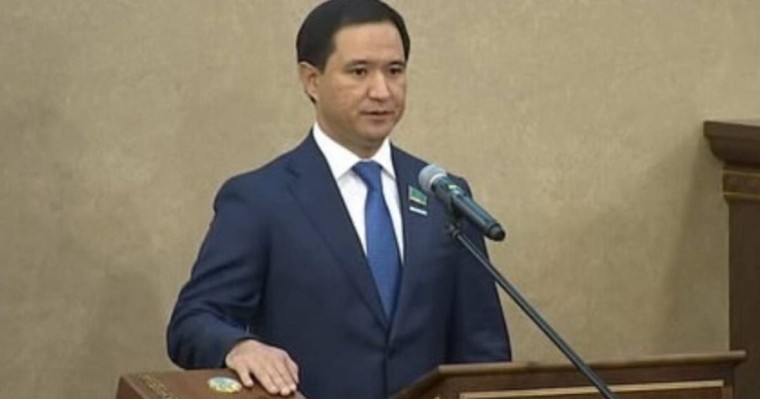 Мандатын алғанына 1 апта өтпеген Мәжіліс депутаты туралы жағымсыз ақпарат тарады 