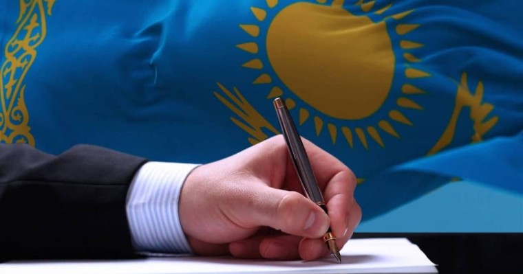 14 тәулікке оқшаулау: Қазақстанның бас санитарлық дәрігері жаңа жарлыққа қол қойды