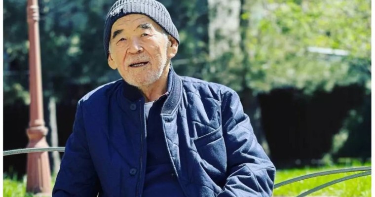 "Ес-түссіз жатқанымды көріп жылап кетіпті": Жүрсін Ерман шетелде ем алуына қаржылай көмектескен кім екенін айтты