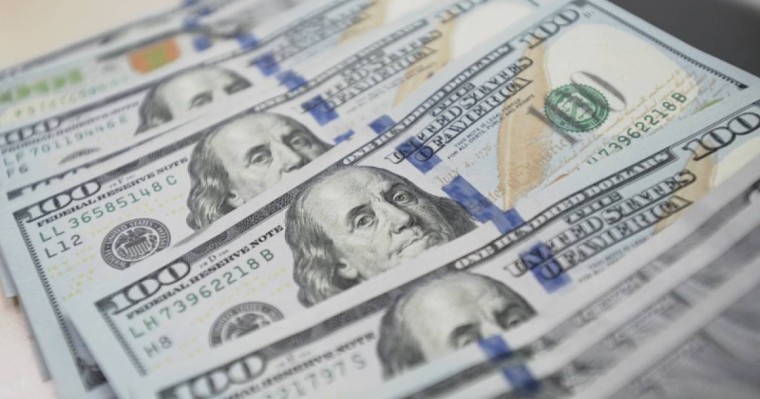 今日美元兑坚戈终盘汇率1:378.29