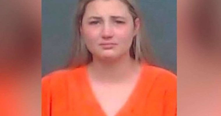 Мектеп оқушыларымен жыныстық қатынасқа түскен мұғалім темір торға тоғытылды