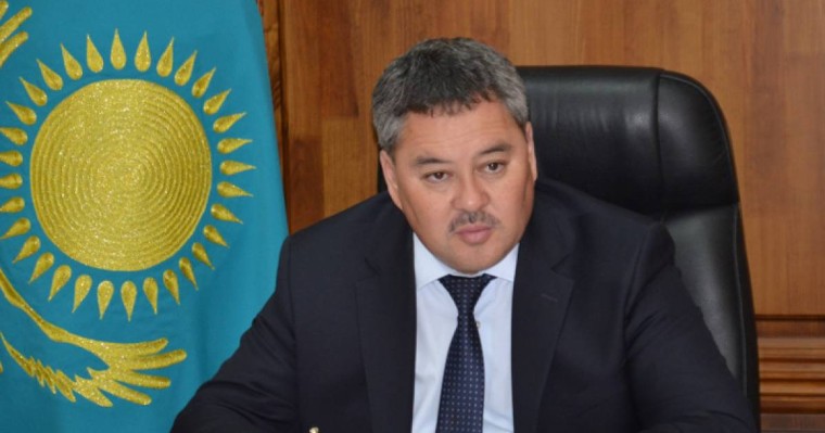 阿克托别市新市长走马上任