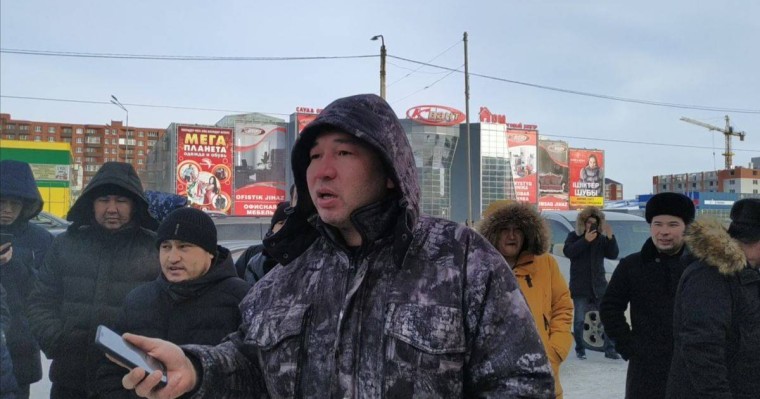 Оралда жүргізушілер шетелдік көліктерді тіркеу ережесін қайта қарауды талап етті