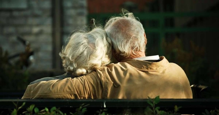 Бұрынғы сыныптастар 70 жылдан соң кездесіп, бір-біріне ғашық болып қалды