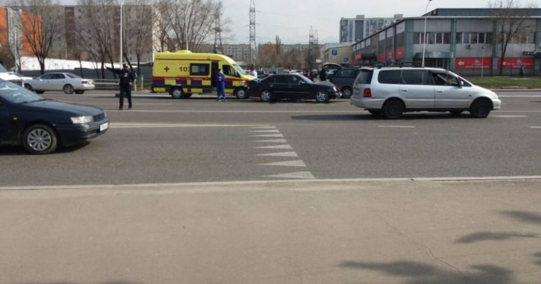 Туысының көлігін ұрлап мінген: Шымкентте жасөспірім сұмдық жол апатын жасады – видео