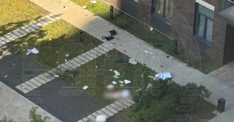 Ер адам әйелі мен баласын 16-қабаттан лақтырып жіберді