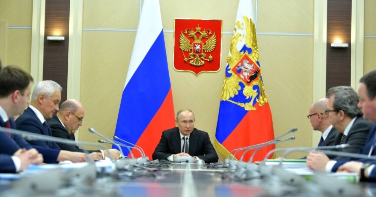 АҚШ барлау қызметі: Путиннің кеңесшілері шындықты президенттен жасырады