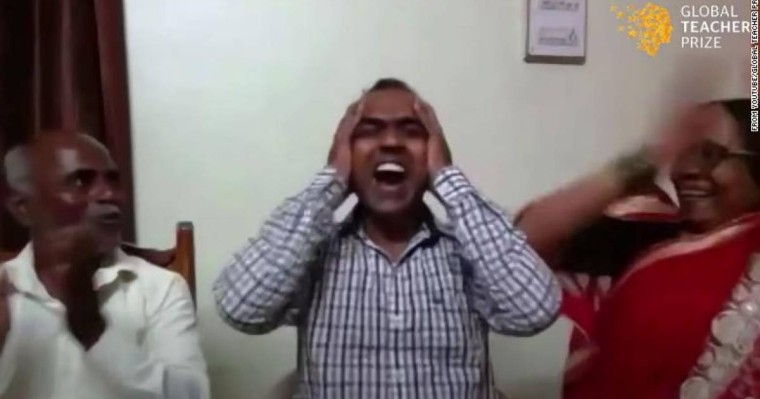 Ауыл мұғалімі сыйға берілген 1 000 000 АҚШ долларын әріптестеріне бөліп берді