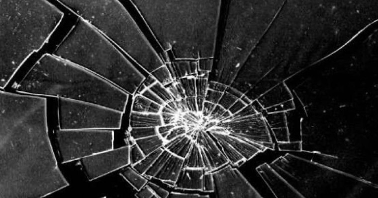 Зейнеткер аурухананың төртінші қабатынан құлап, көз жұмды