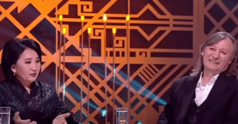 "Шал болғанда кетіп қалам": Ұлықпан Жолдасовтың әйелі ашуланғанда өзін қалай басқанын айтып берді