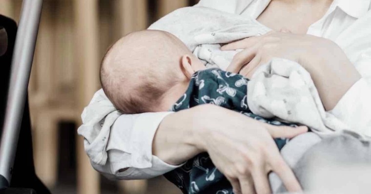 Аналары емізіп отырып, ұйықтап қалған: Павлодар облысында бір аптада екі сәби көз жұмды