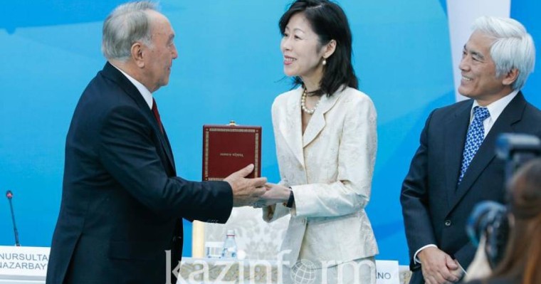 首任总统向核安全领域杰出人士颁发“纳扎尔巴耶夫贡献奖”
