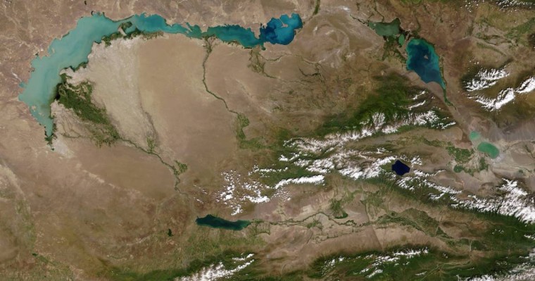 Бір баррель мұнайға бір шелек су айырбастаймыз ба: Қытайдан келетін өзендер трагедияға айналды