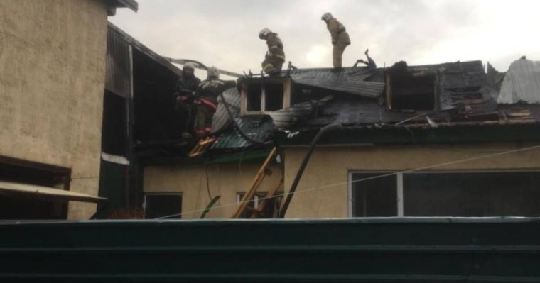 Нұр-Сұлтанда жатақхана өртенді: бір әйел зардап шеккен