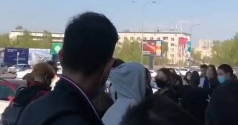 Нұр-Сұлтанда мектептен 175 адам эвакуацияланды (видео)